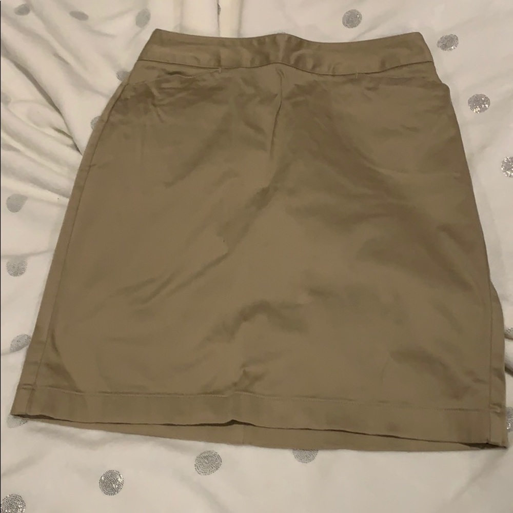 EUC Ann Taylor khaki skirt